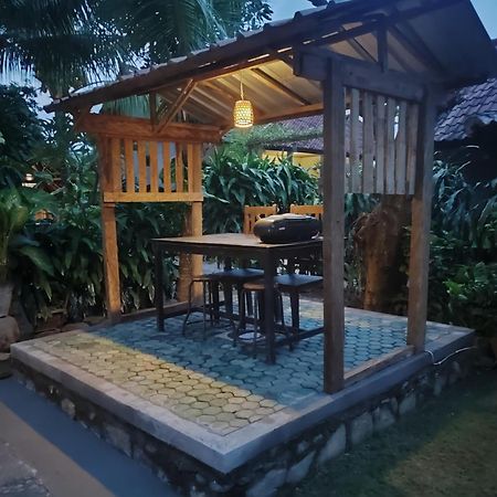 Giri Sari Guest House Pemuteran Dış mekan fotoğraf