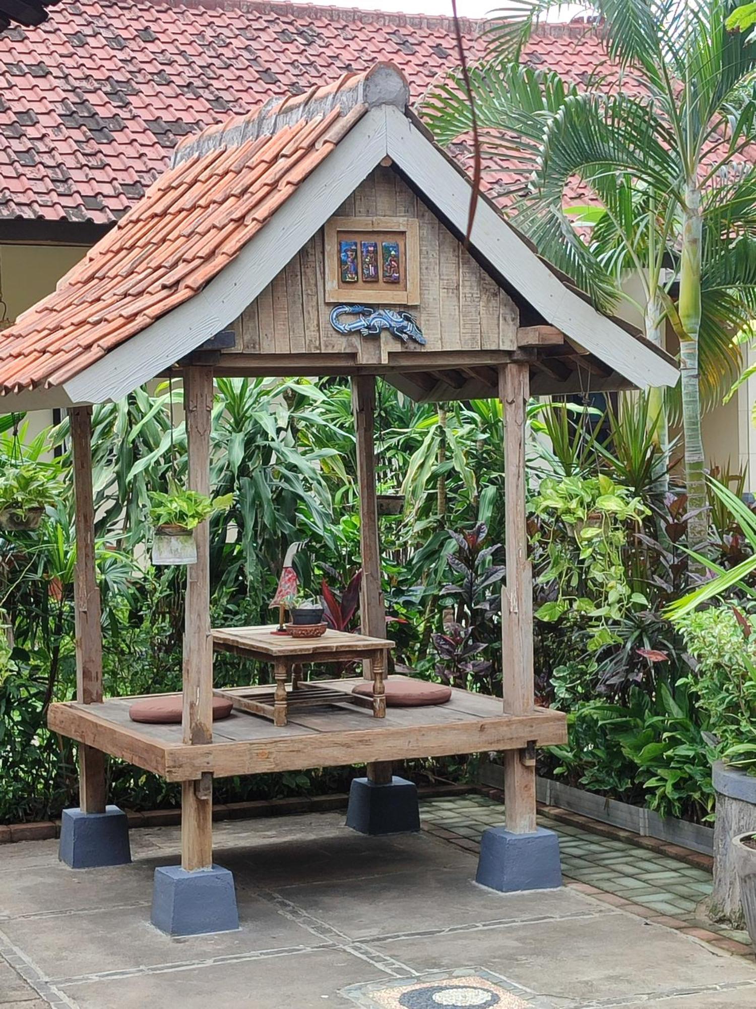 Giri Sari Guest House Pemuteran Dış mekan fotoğraf